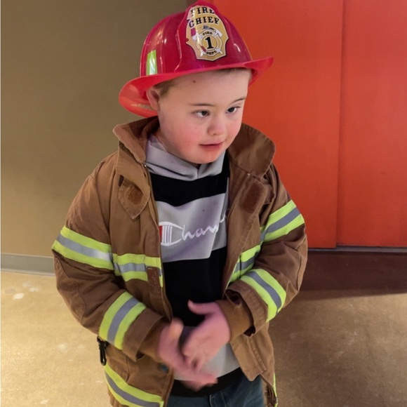 Meet your Posher, Tj - Picture 6 of 15